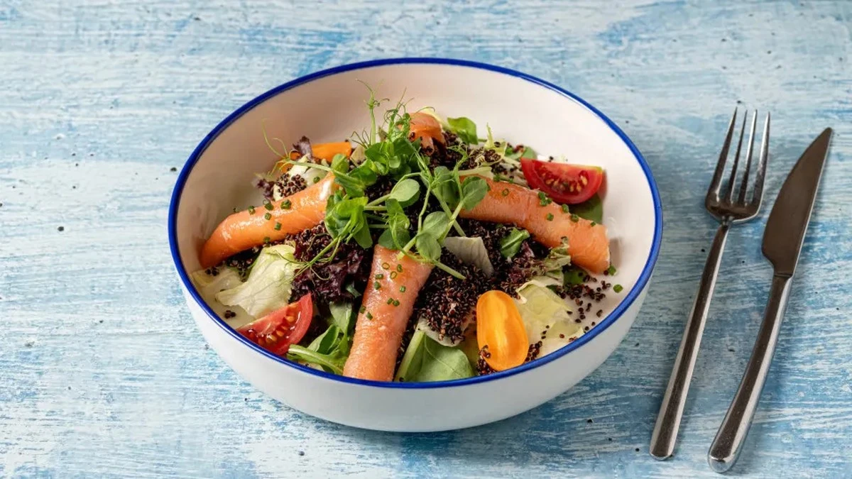 Dlaczego ta bowl z łososiem to genialne rozwiązanie na szybką kolację
