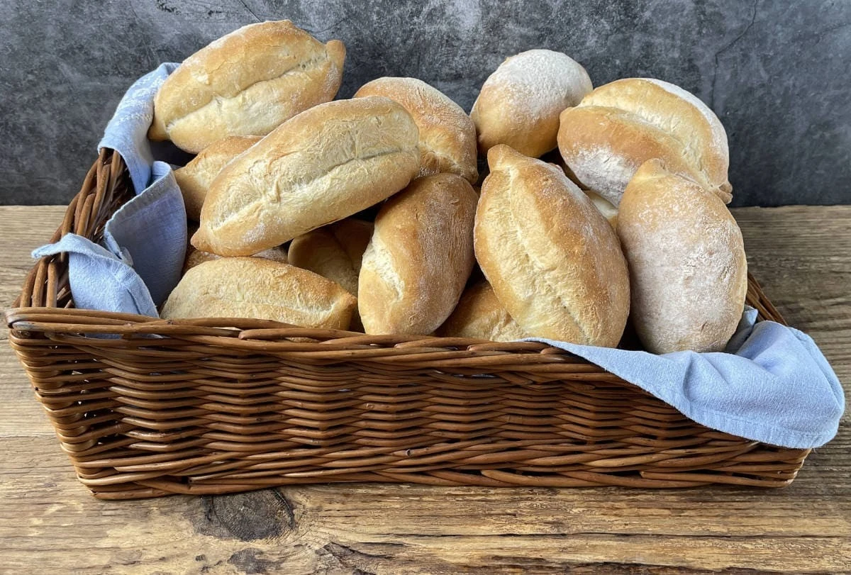 dlaczegomieszka-extra-1.webp Dlaczego mieszkańcy Barreiro ustawiają się w kolejkach po te maślane bułeczki - image 1