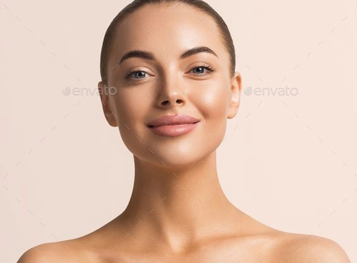 osiemproduktowk-extra-1.webp Osiem produktów, które przedłużą trwałość Twojej opalenizny - image 1