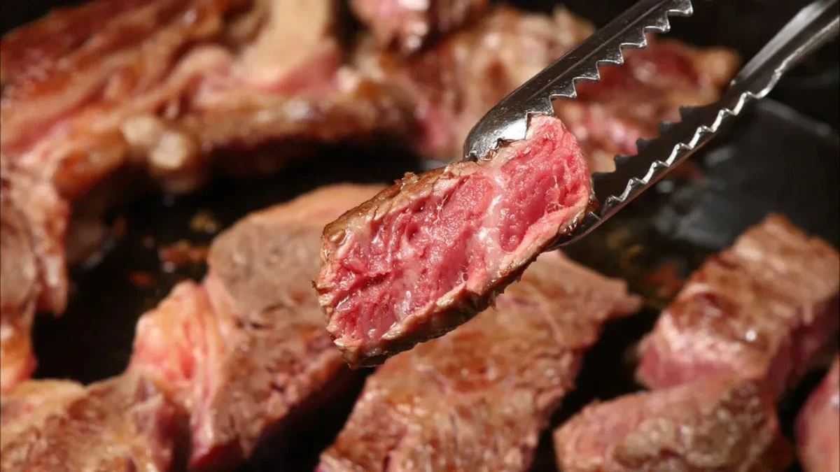 Dlaczego warto dwa razy pomyśleć, zanim zamówisz krwisty stek wieprzowy