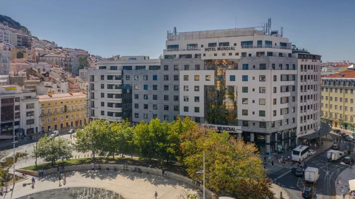 Wyprzedaż w legendarnym hotelu: meble z Hotelu Mundial od 5 złotych